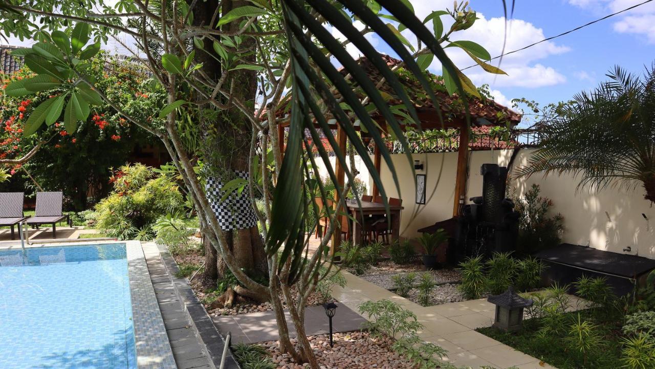 Rosseno Villa Yogyakarta Kültér fotó